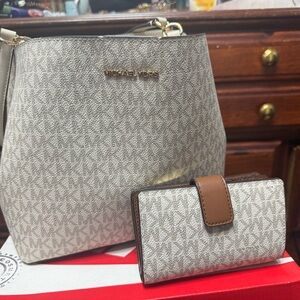 Michael Kors Cream and Brown Shoulder Bag